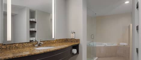 Standard Room, 1 King Bed (Extra Floor Space) | In-room safe, desk, blackout drapes, iron/ironing board
