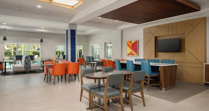 Holiday Inn Express & Suites Kendall by IHG