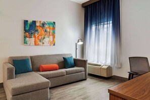 Literie de qualité supérieure, bureau, fer et planche à repasser