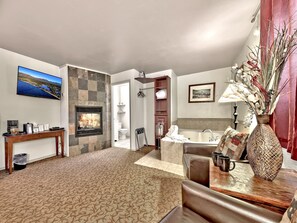 Suite, 1 King Bed (Aspen Suite) | Premium bedding, pillowtop beds, individually furnished, blackout drapes - Secrets Inn Lake Tahoe (South Lake Tahoe)