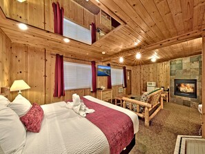 Suite, 1 King Bed (Alpine Suite) | Premium bedding, pillow-top beds, individually furnished - Secrets Inn Lake Tahoe (South Lake Tahoe)