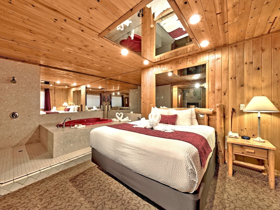 Suite, 1 kingsize bed (Alpine Suite) | Luxe beddengoed, pillowtop-bedden, individueel gemeubileerd