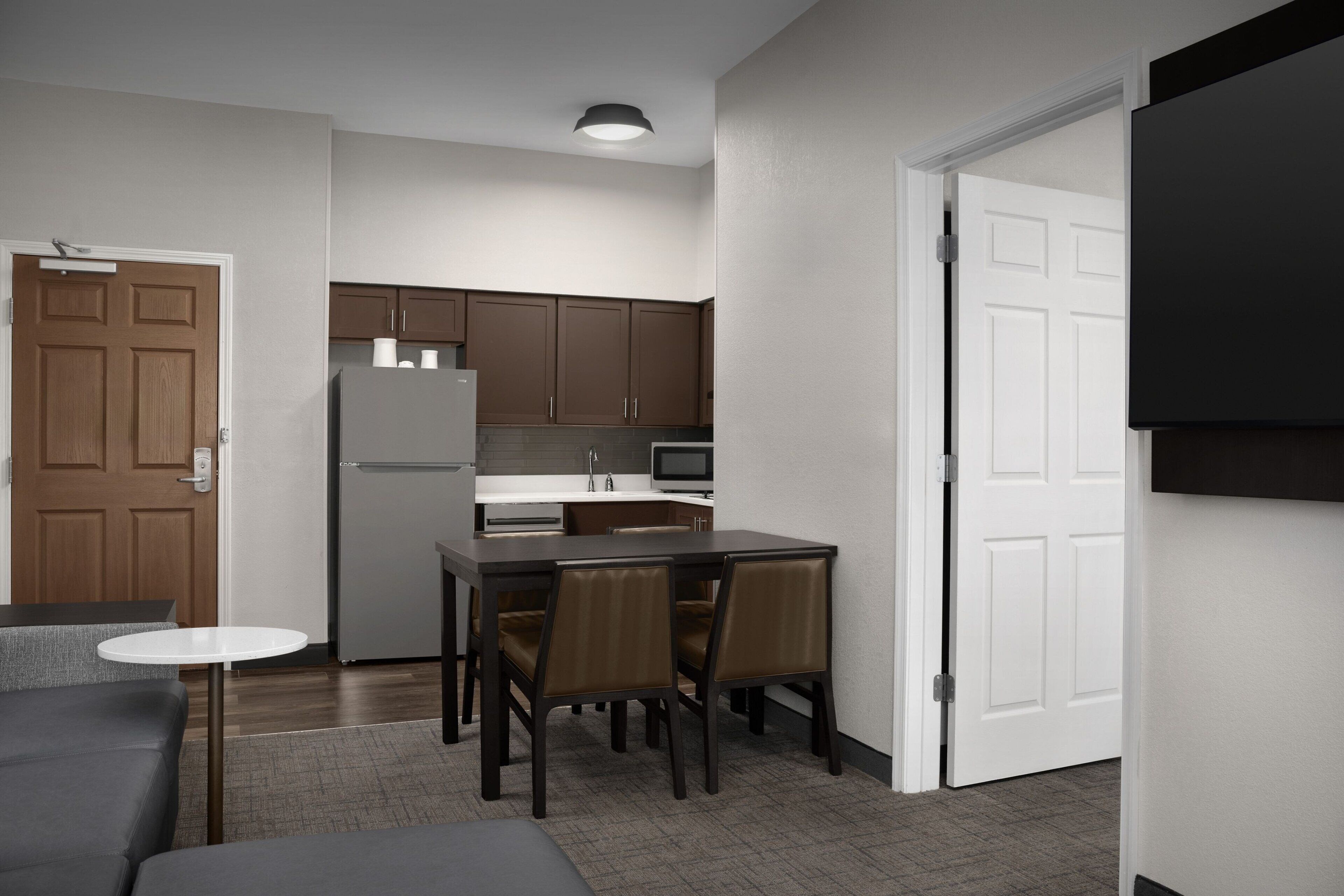 suite, 1 bedroom | in-room safe, desk, laptop workspace, blackout curtains