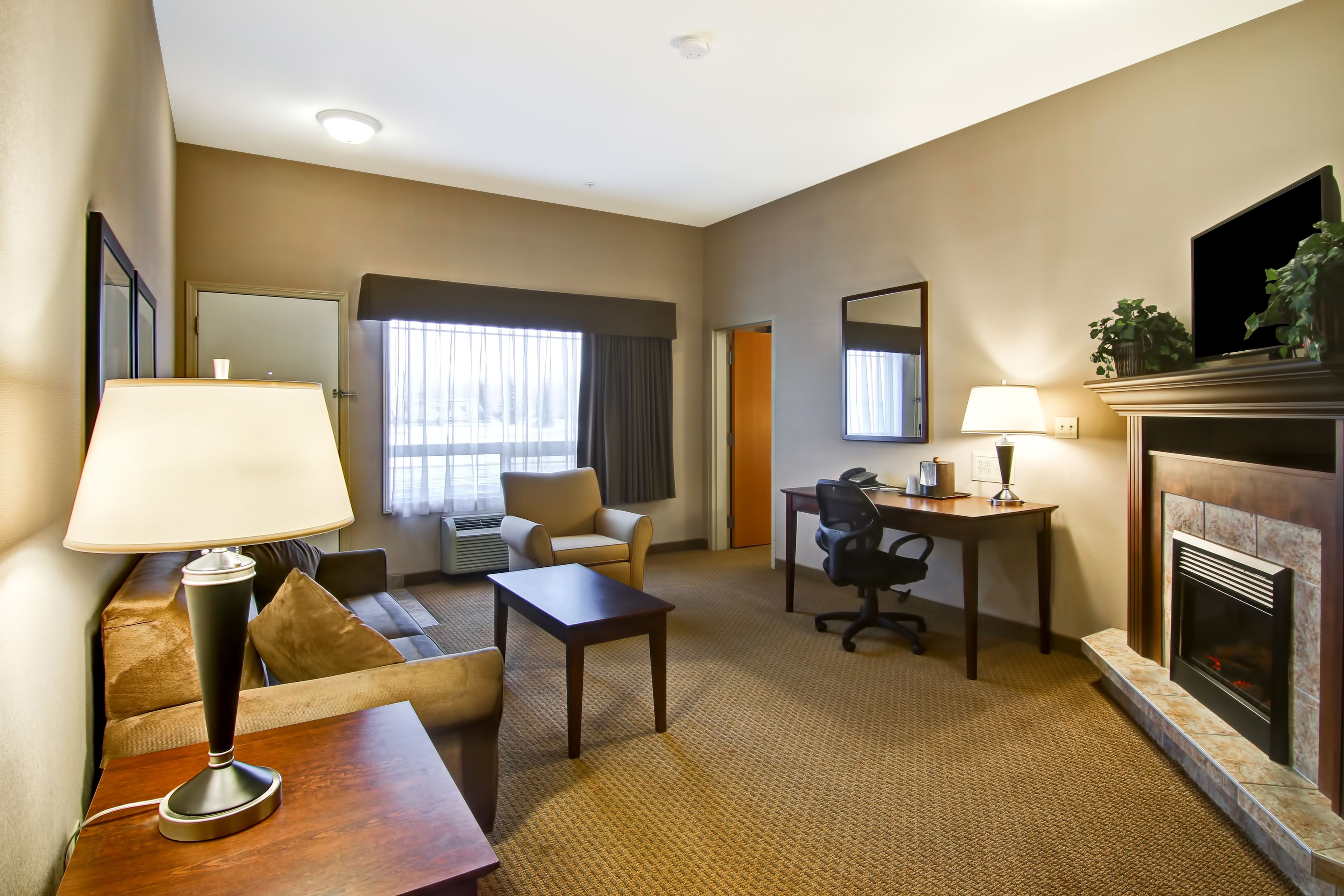 suite, 1 king bed | 1 bedroom, iron/ironing board, free wifi, wheelchair access