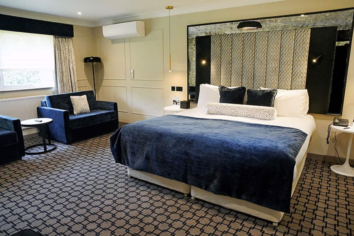 Executive Double or Twin Room | In-room safe, desk, laptop workspace, iron/ironing board