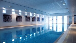 Innendørsbasseng