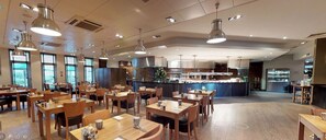 Breakfast and dinner served - De Vere Horsley Estate (Leatherhead)