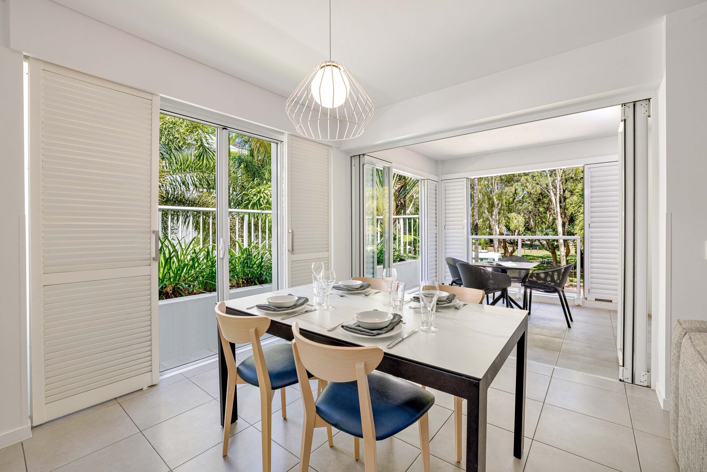 Télévision à écran plat de 30 pouces avec chaînes par câble, télévision