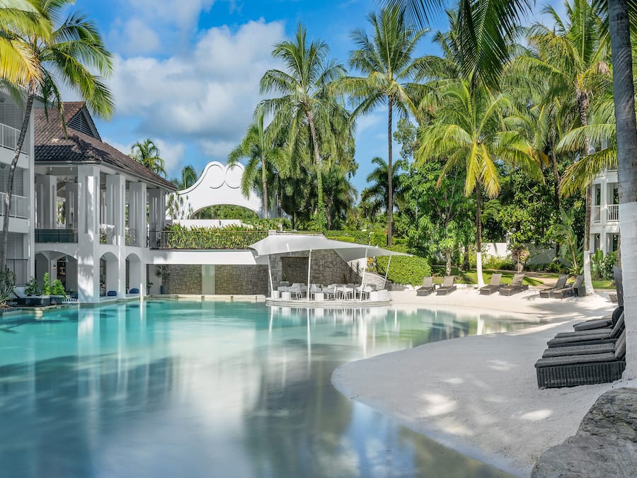 Outdoor pool, sun loungers