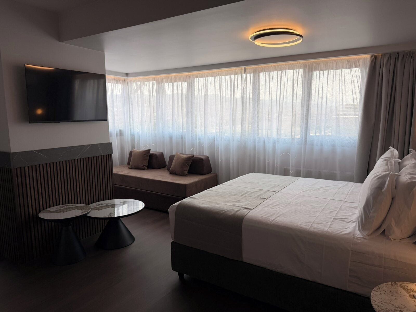 Junior Suite | Hypo-allergenic bedding, in-room safe, desk, blackout drapes