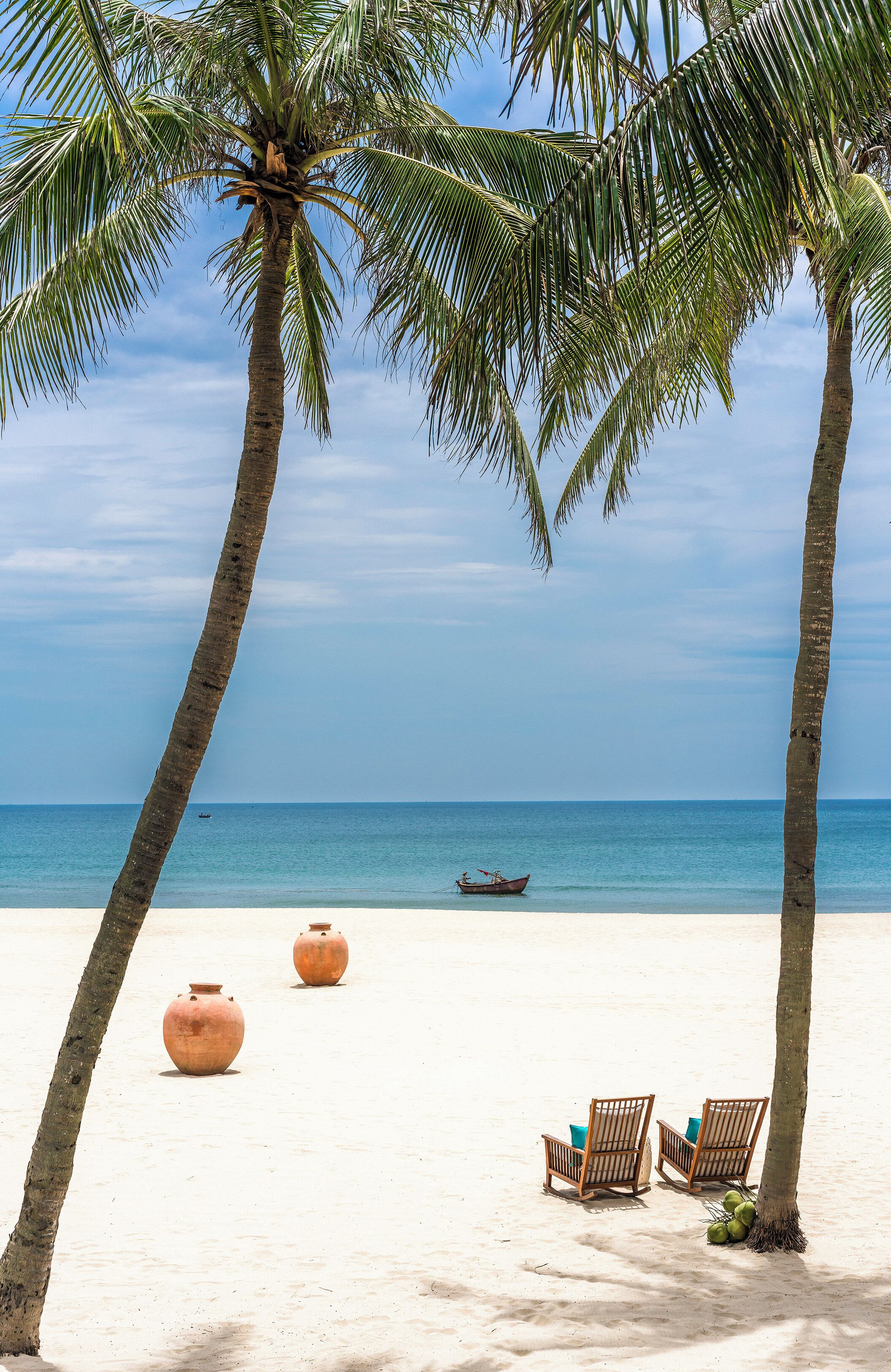 Private beach, white sand, sun-loungers, beach umbrellas