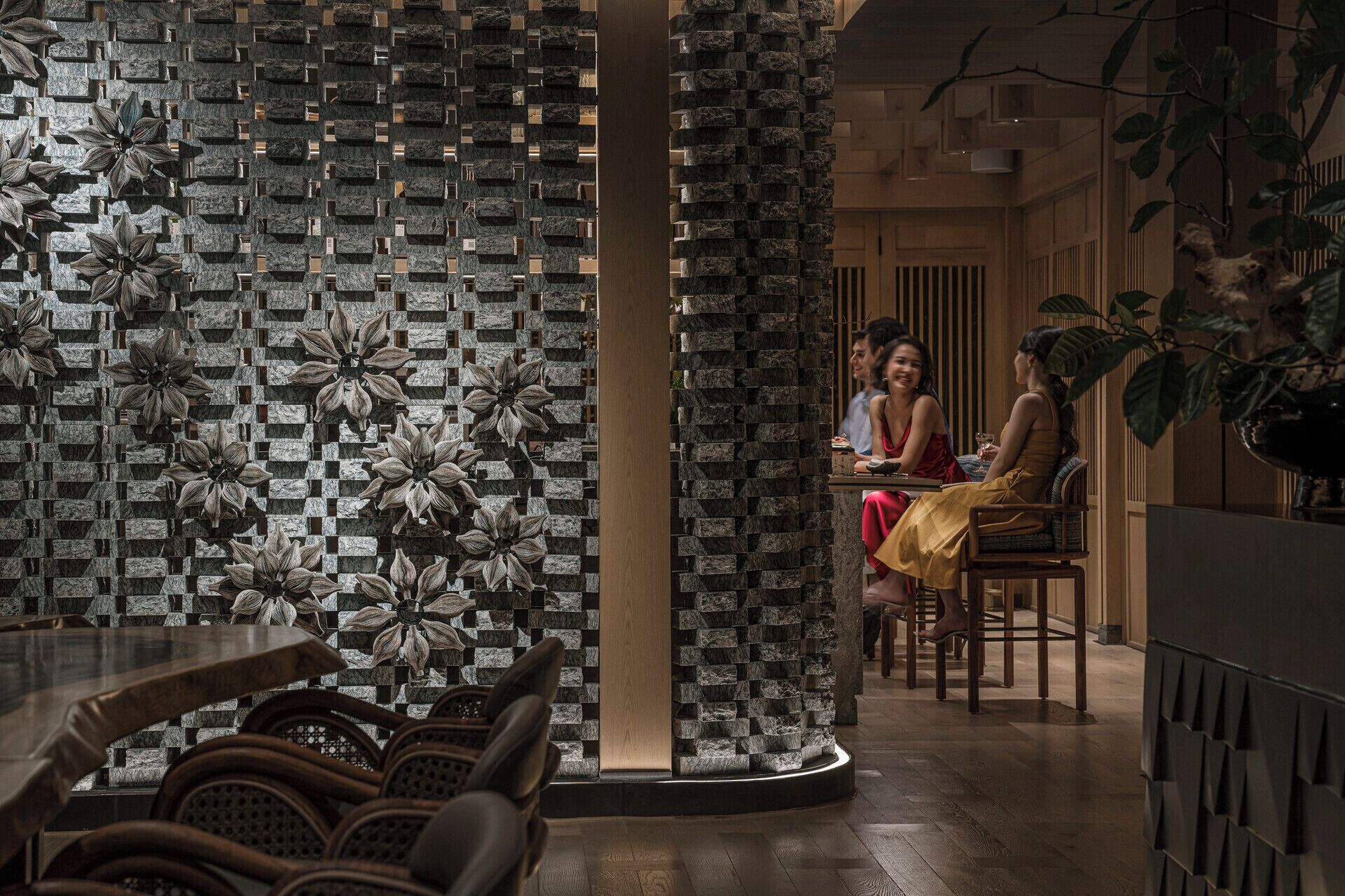 3 restaurants, breakfast, lunch, dinner served; japanese cuisine