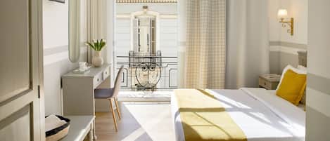 Sengetøy av topp kvalitet, safe på rommet og skrivebord