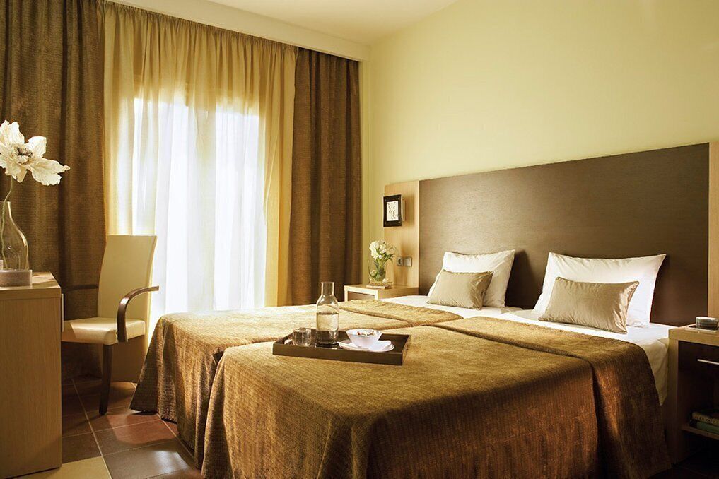 Premium bedding, Select Comfort beds, in-room safe