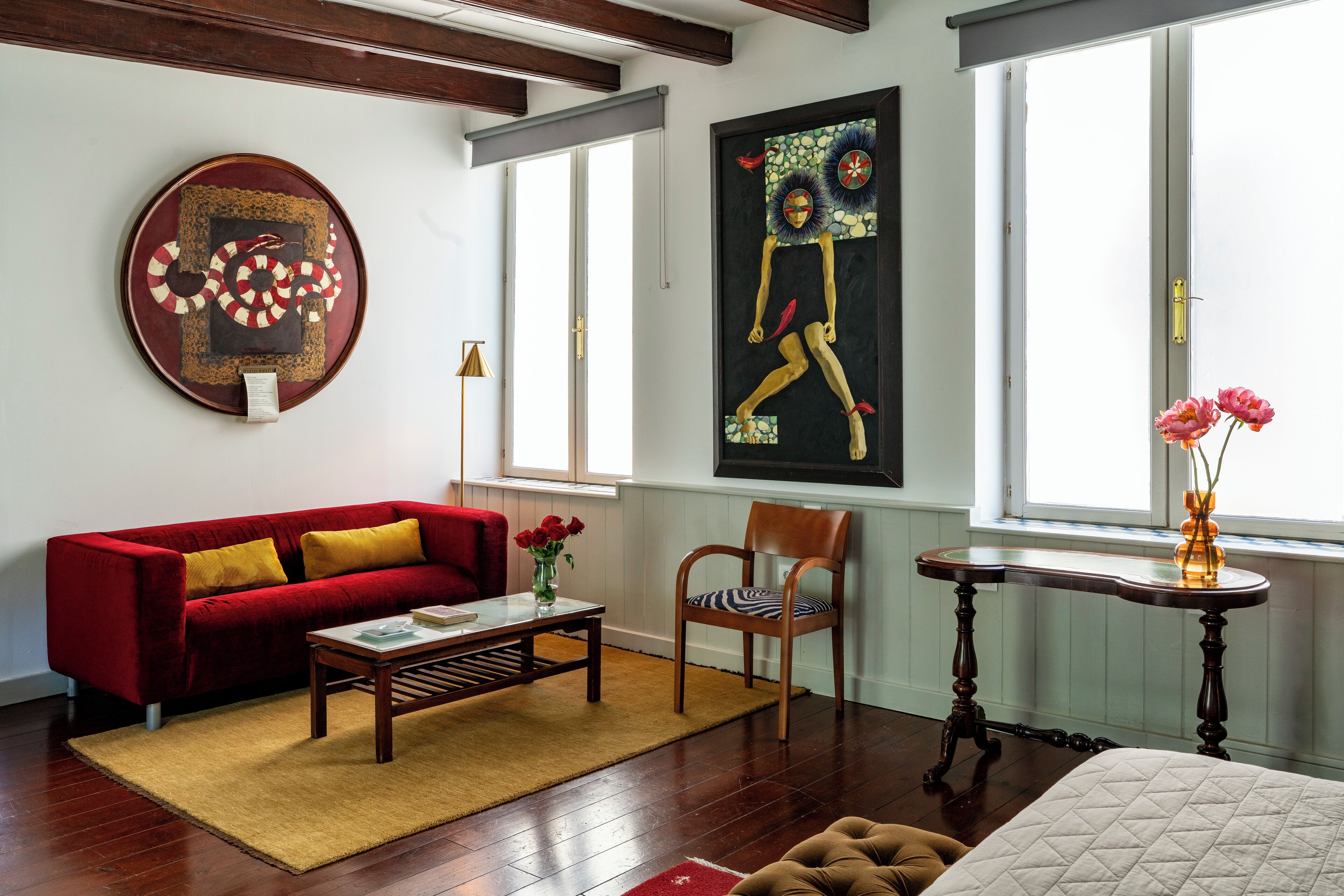 premium suite, 1 bedroom, private bathroom | living area | 32-inch flat-screen tv with satellite channels, tv