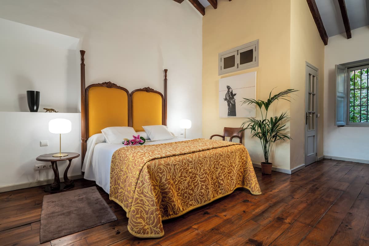Superior Double or Twin Room, Ensuite | 1 bedroom, in-room safe, free WiFi, bed sheets