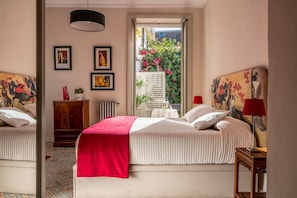 Junior Suite, 1 Bedroom | In-room safe, free WiFi, bed sheets - Art Boutique Hotel Chamarel (Denia)