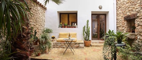 Appartement Signature, dans les dépendances | Terrasse/Patio