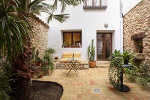 ซิกเนเจอร์อพาร์ทเมนท์, อาคารเสริม | ลานระเบียง/นอกชาน