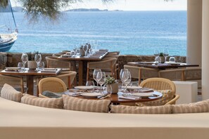 Lunch, dinner served; international cuisine, sea views