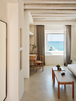 The Coast Beachfront Suite with Plunge Pool | Sängtillbehör av högsta kvalitet, minibar, gratis wi-fi och sängkläder