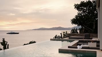 Bill&Coo Suite with Infinity Pool | Eigener Pool