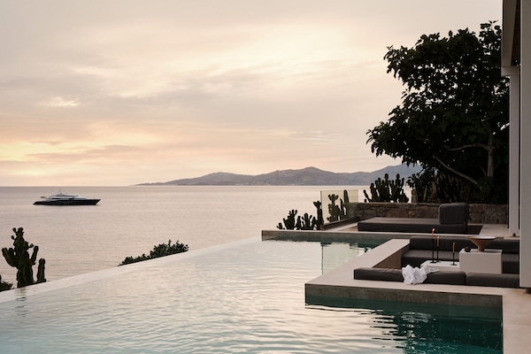 Bill&Coo Suite with Infinity Pool and Sea View | Eigener Pool