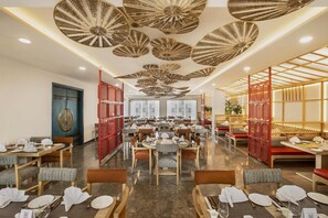 2 restaurants, breakfast, lunch, dinner served; Indian cuisine 