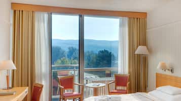 Superior Single Room, Non Smoking, Private Bathroom | Minibar, in-room safe, desk, blackout drapes