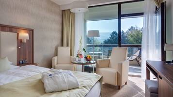 Minibar, in-room safe, desk, blackout drapes