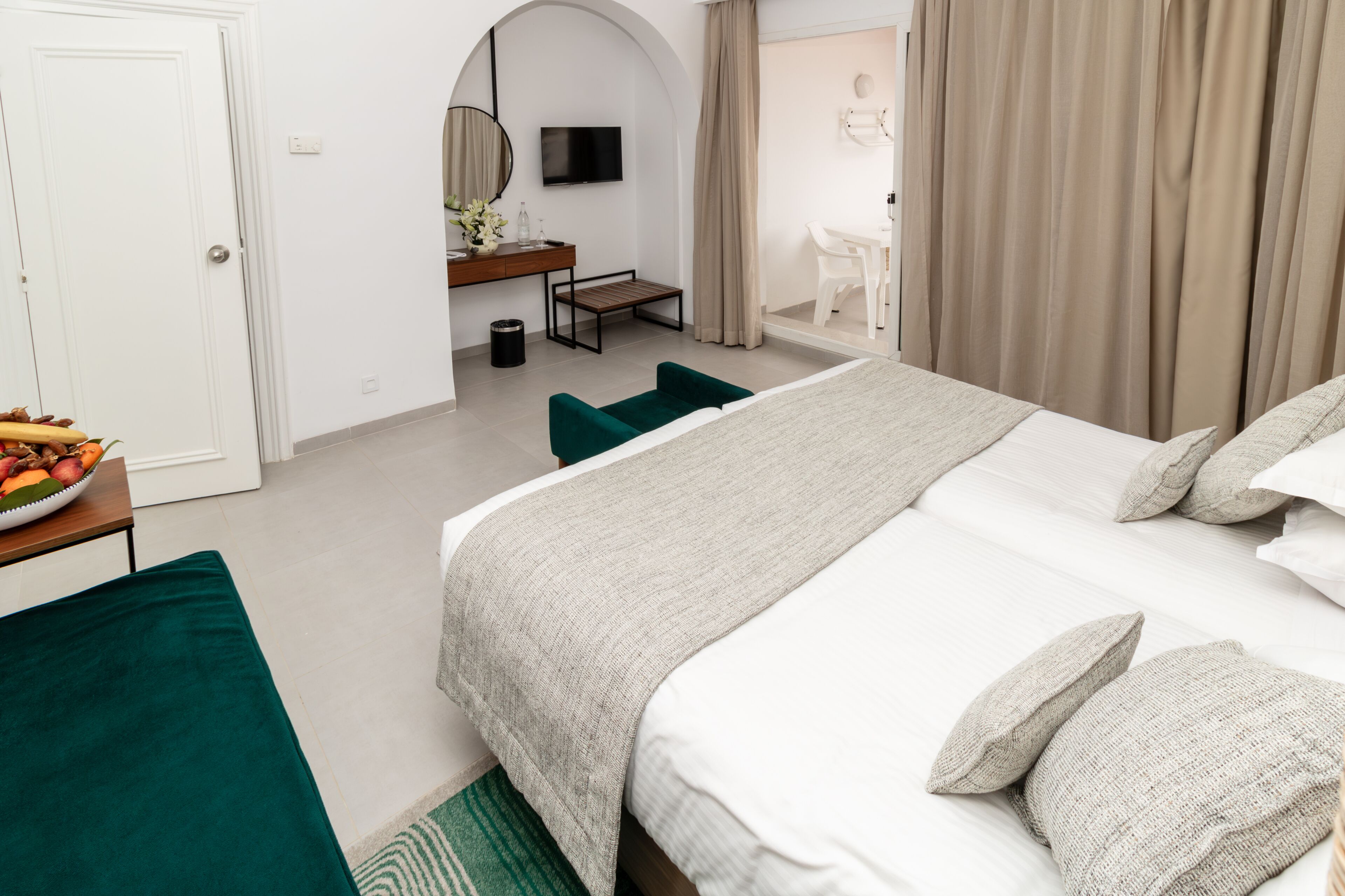 迷你吧、客房内保险箱、遮光窗帘、免费婴儿床