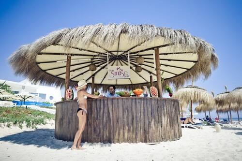 2 bars, bar en bord de piscine