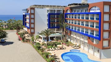 Double or Twin Room | Outdoor pool