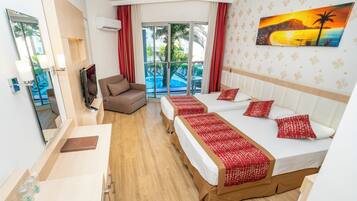 Standard-Dreibettzimmer, 1 Schlafzimmer | Minibar, Verdunkelungsvorhänge, WLAN, Bettwäsche