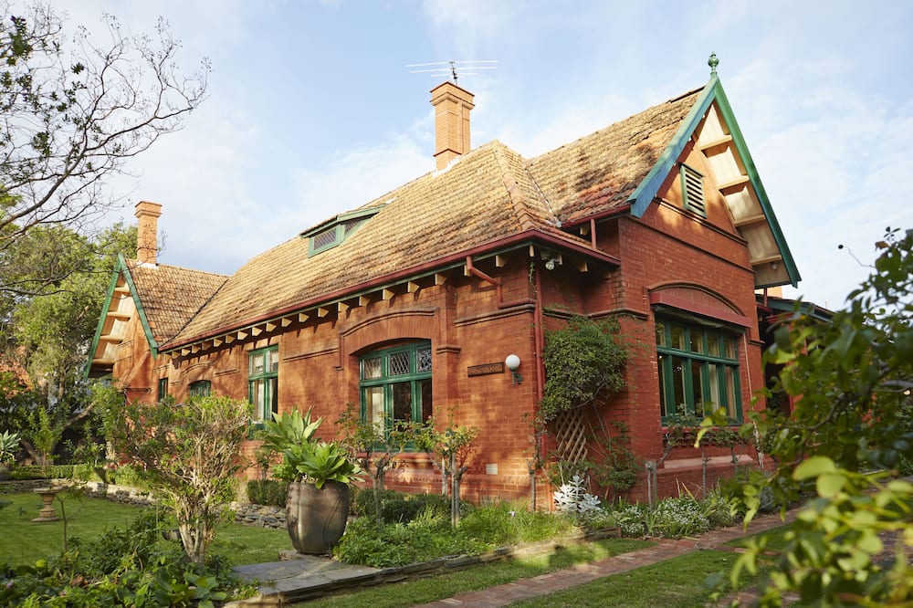 Buxton Manor