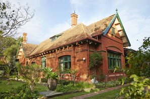 Front of property - Buxton Manor (North Adelaide)