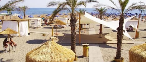 Playa privada en los alrededores y bar en la playa
