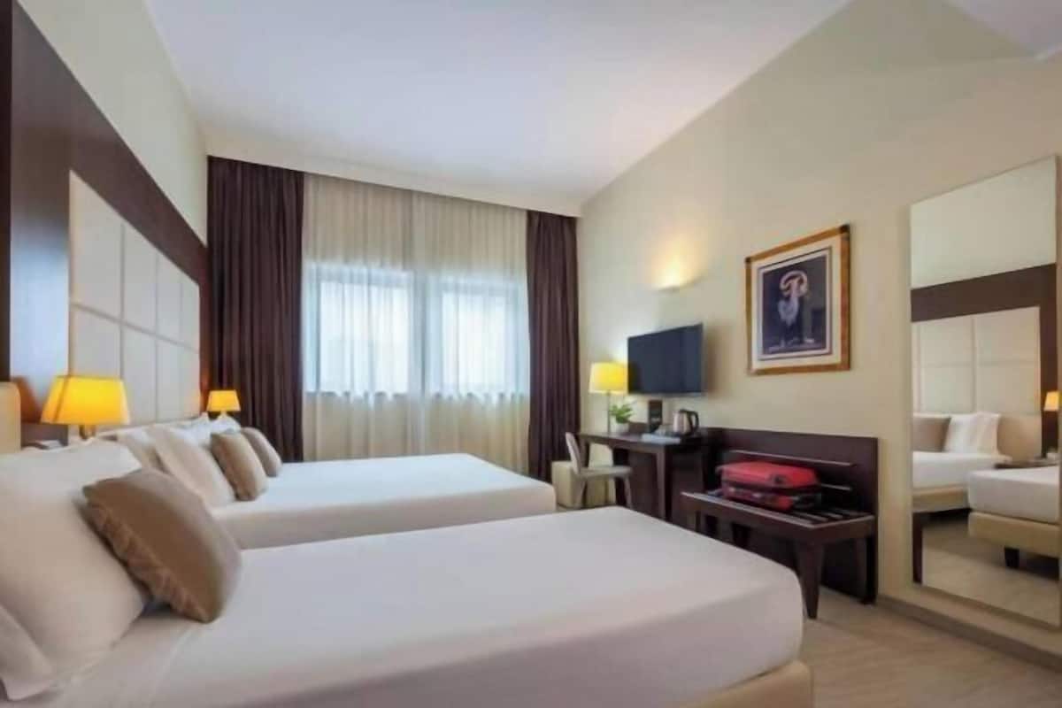Minibar, in-room safe, desk, blackout drapes