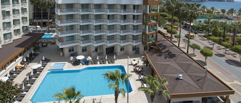 Indoor pool, 2 outdoor pools, free cabanas, pool umbrellas