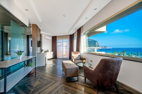 Suite | Living area | 70-cm LCD TV with cable channels, TV, video-game console