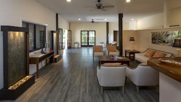 Couples treatment rooms, body treatments, aromatherapy