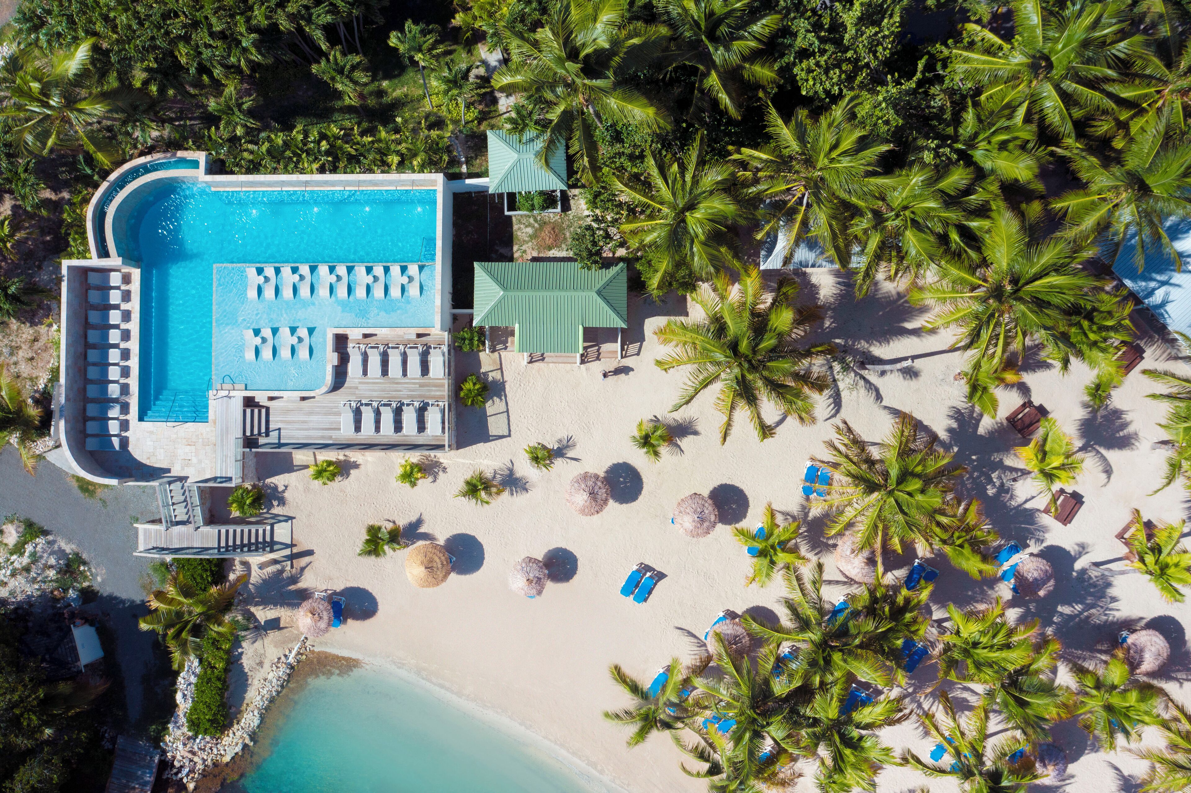 4 Außenpools, Cabañas (kostenlos), Sonnenschirme