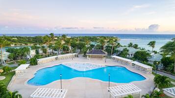 4 outdoor pools, free cabanas, pool umbrellas