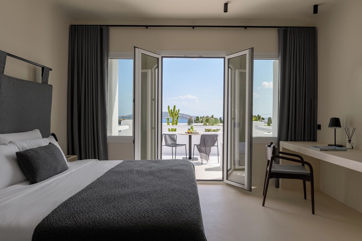 Chambre Supérieure, vue mer | Draps en coton égyptien, literie de qualité supérieure, minibar