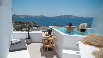 Front Sea View Suite (Outdoor Mini Plunge Pool) | Roupas de cama de algodão egípcio, roupas de cama premium, frigobar