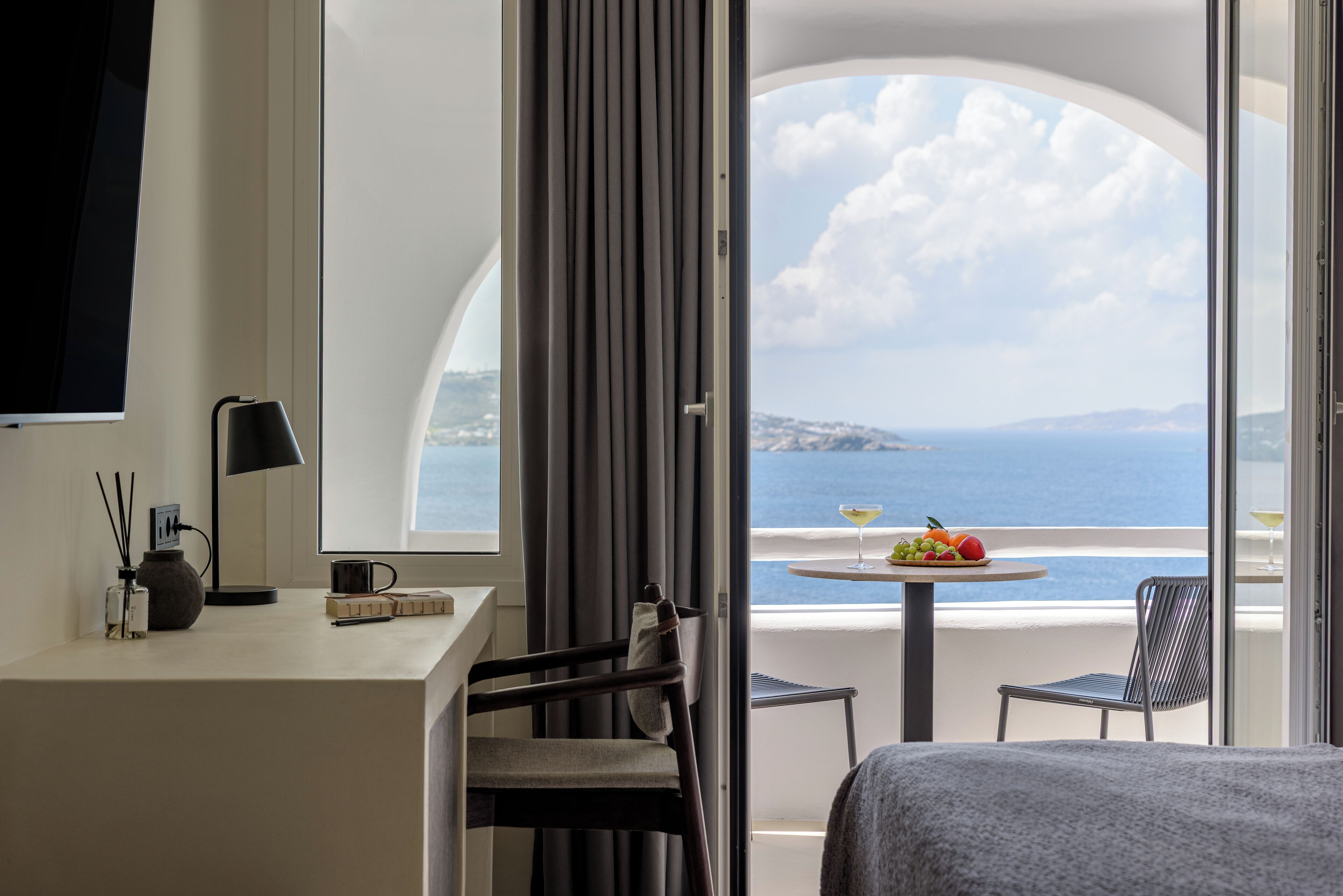 Deluxe Room, Sea View | Egyptian cotton sheets, premium bedding, minibar, in-room safe