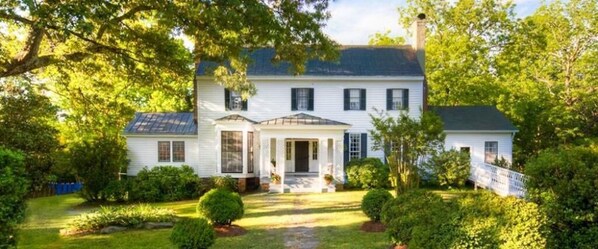 Exterior - Oak Grove Bed and Breakfast (South Boston)