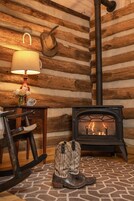 Superior Cottage, Multiple Beds, Patio | Individually decorated, individually furnished, iron/ironing board