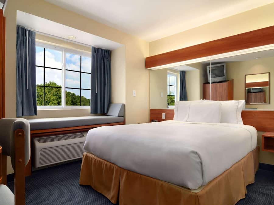 In-room safe, desk, iron/ironing board, cots/infant beds