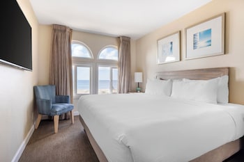 2 Bedroom Ocean View 1 King 1 Queen Suite Balcony | Laptop workspace, bed sheets at Hilton Vacation Club Riviera Beach & Shores